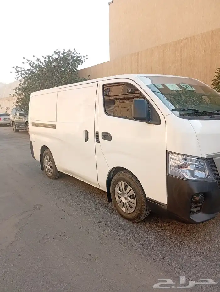 للبيع اورفان نيسان بضاعه موديل 21 ديزل ماكينه شد بلد 10