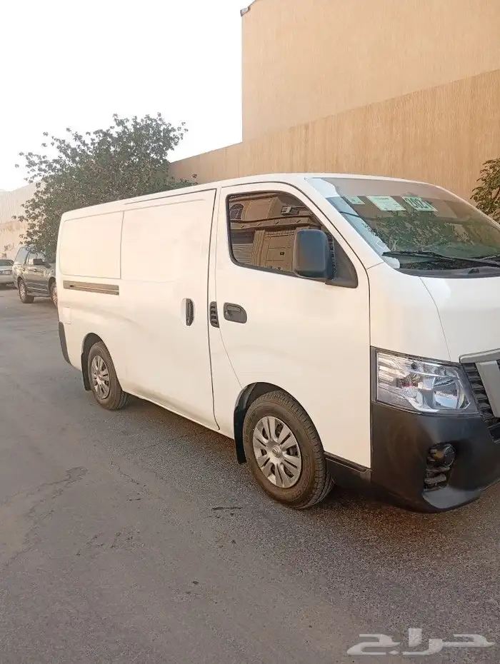 للبيع اورفان نيسان بضاعه موديل 21 ديزل ماكينه شد بلد 4