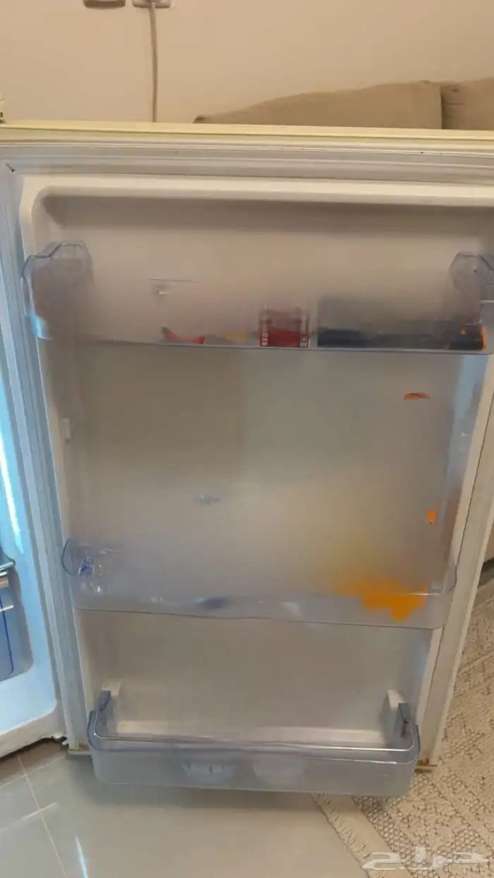 ثلاجه للبيع 0