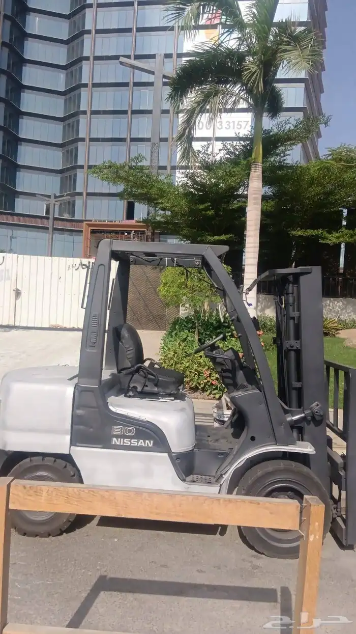 رافعة شوكية سكين فور يفت للايجار 1