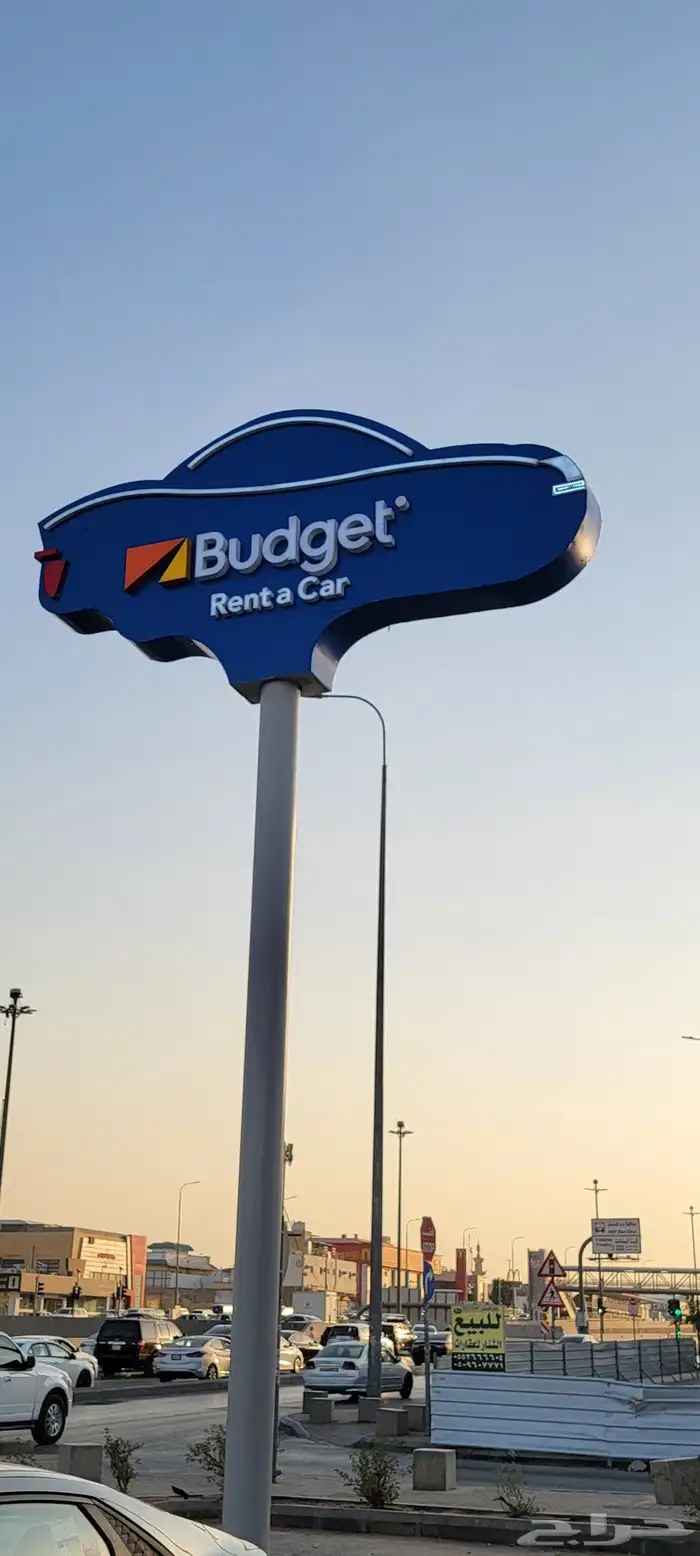 تنفيذ لوحات و لافتات عمودية Pylon Sign 0