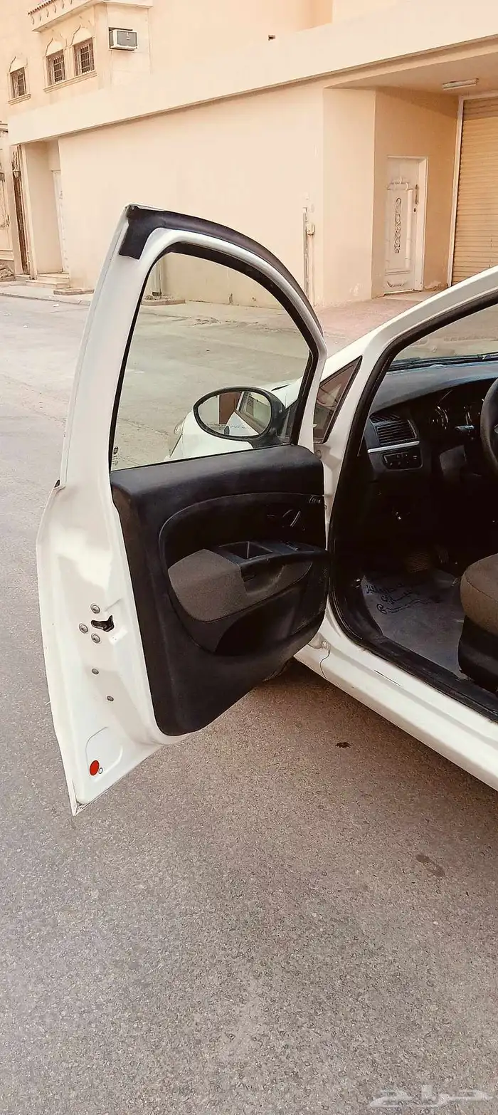 سياره فيات اوتوماتيك مطلوب 6000 ريال نظيفه مره الموديل 2013 5