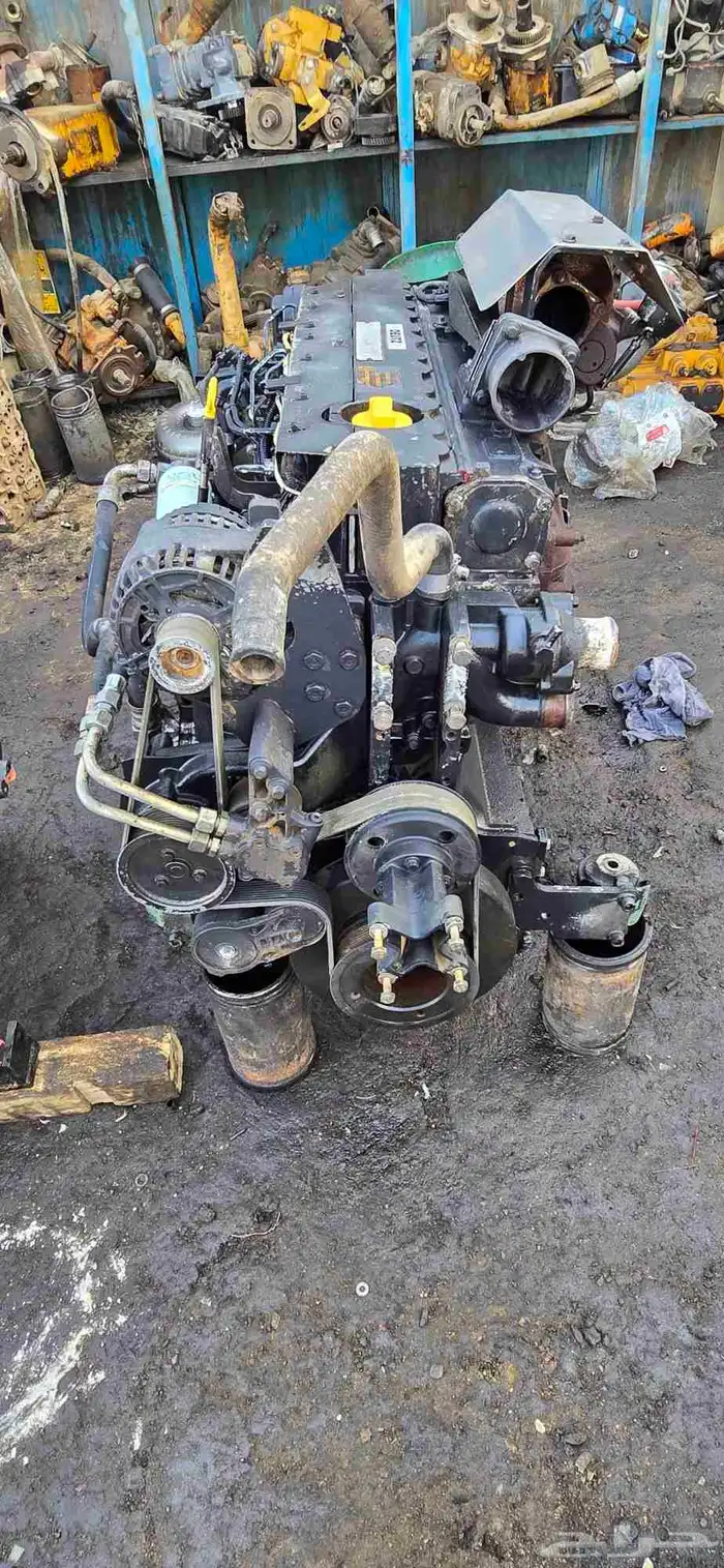 للبيع مكينة فولفو شبه جديدة تركب بوكلينات وشياول ومعدات اسفل 0