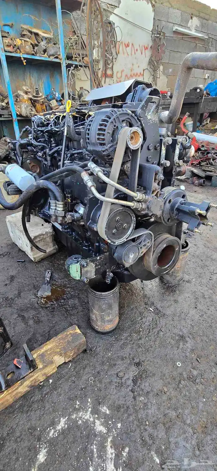 للبيع مكينة فولفو شبه جديدة تركب بوكلينات وشياول ومعدات اسفل 9