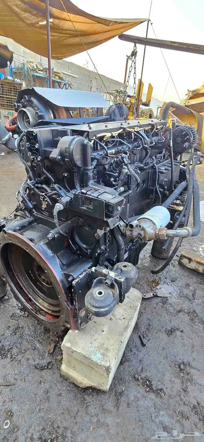 للبيع مكينة فولفو شبه جديدة تركب بوكلينات وشياول ومعدات اسفل 7