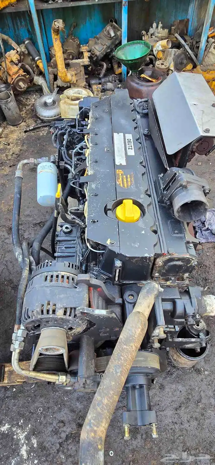 للبيع مكينة فولفو شبه جديدة تركب بوكلينات وشياول ومعدات اسفل 1