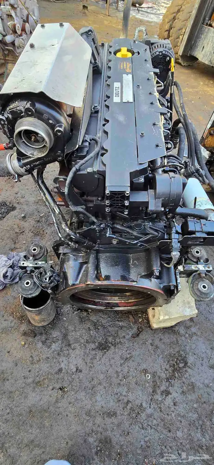 للبيع مكينة فولفو شبه جديدة تركب بوكلينات وشياول ومعدات اسفل 5