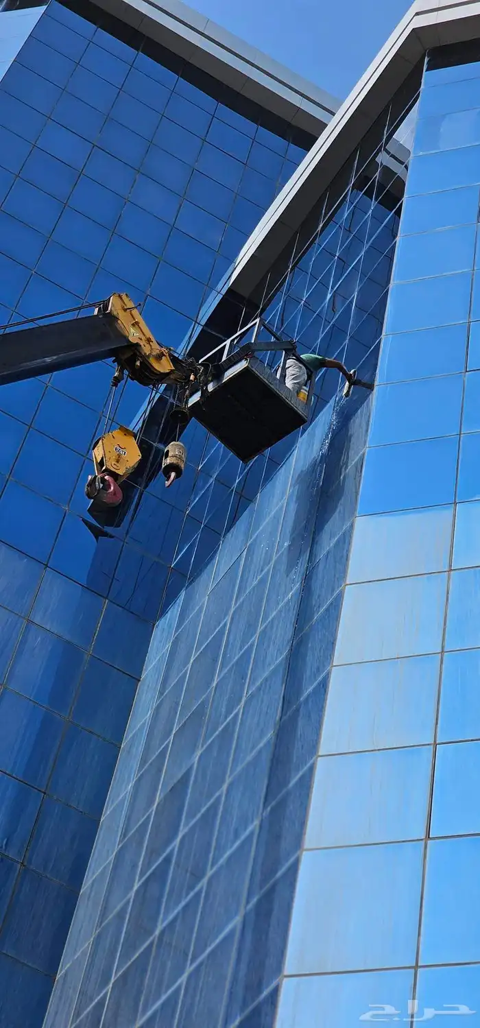 شركة تنظيف الزجاج في المدينه محلات ومباني ومركز 4