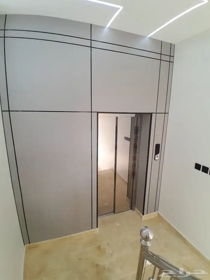 للبيع شقه دور ثاني مع سطح مستقل المصعد جاهز بسعر 550الف 1