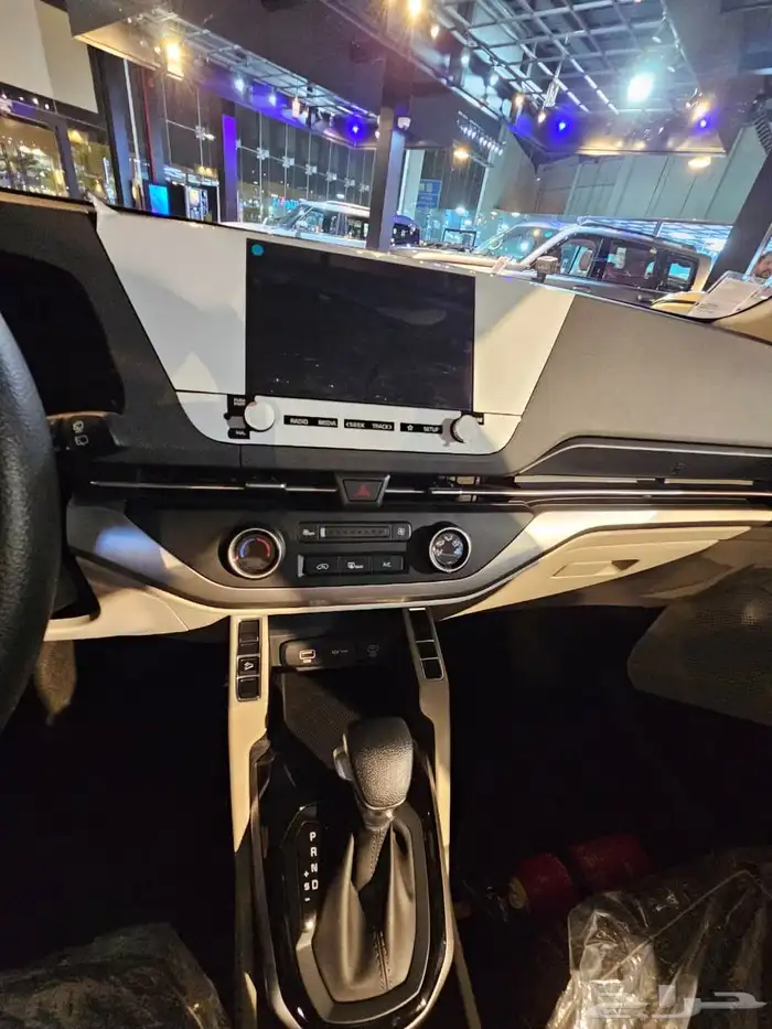 كيا كارنز فئة GL موديل 2025 بسعرخاص بمناسبة عروض نهاية العام 9