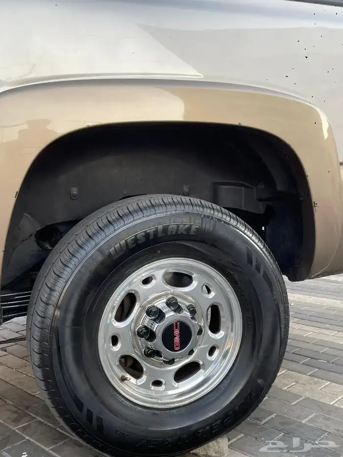 للبيع جمس 8100 مخزن 1