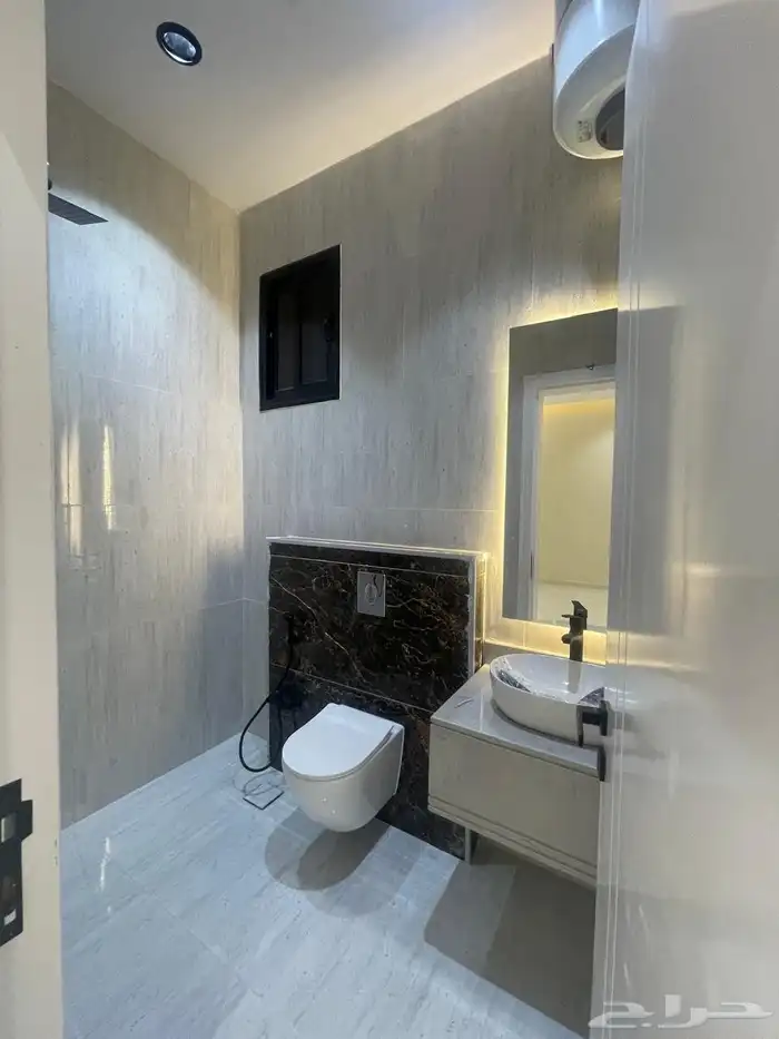 للبيع روف تشطيب vip مقابل نادي ضمك 21