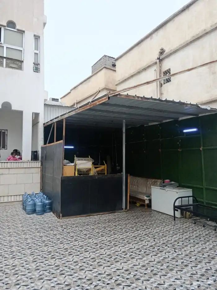 للبيع فيلا في حي السويدي المساحة 480 م 5