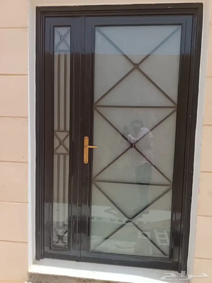 تفصيل ابواب كلادن وليزر وأبواب تيوب مع زجاج والمونيوم وأبواب 6