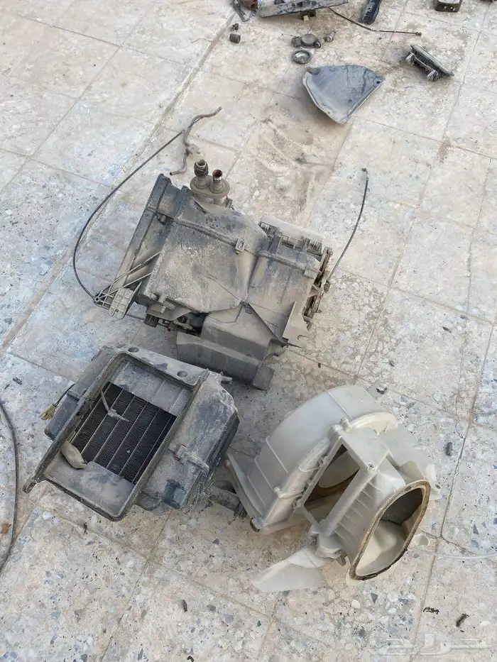 قطع غيار هايلكس 1998 - 2005 4