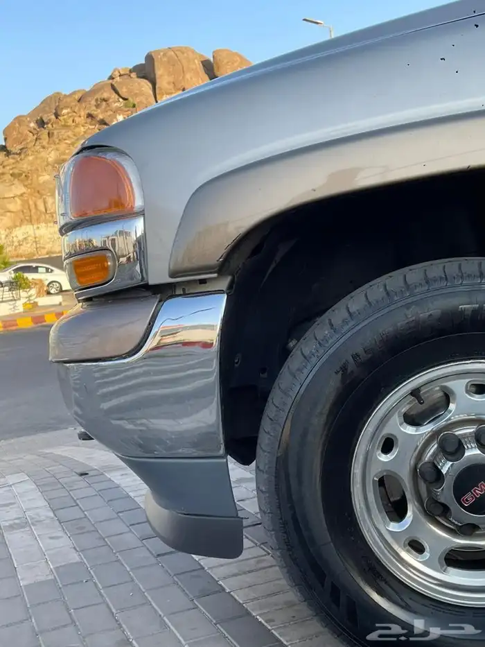 للبيع جمس 8100 مخزن 8