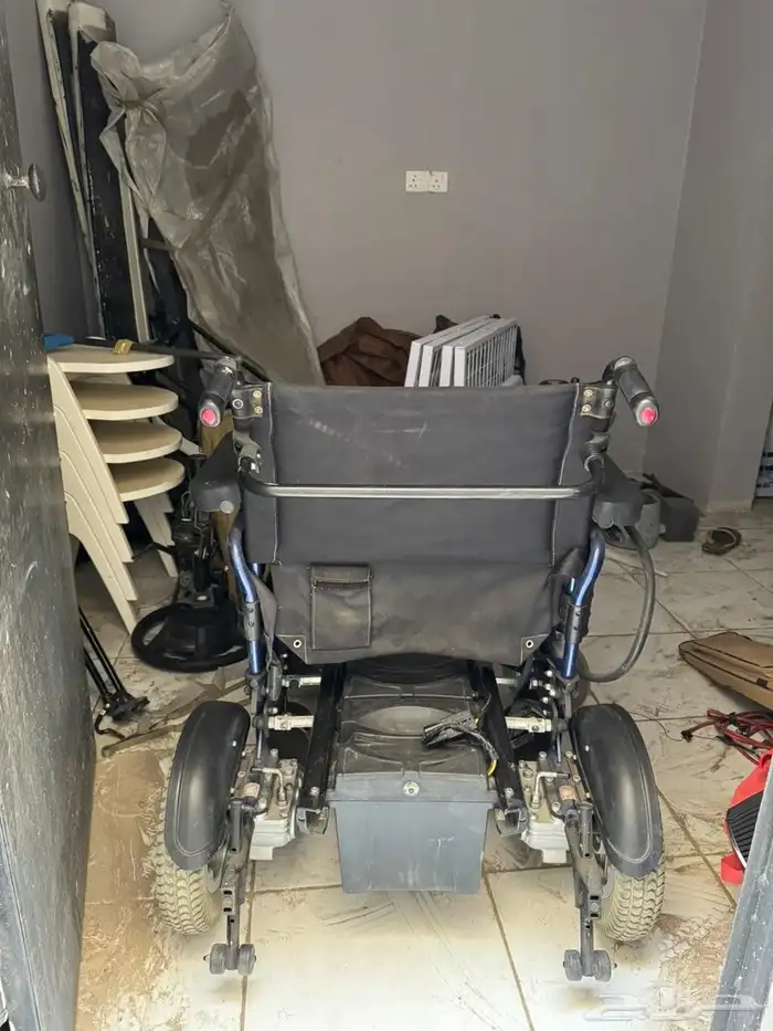 كرسي متحرك كهربائي 1