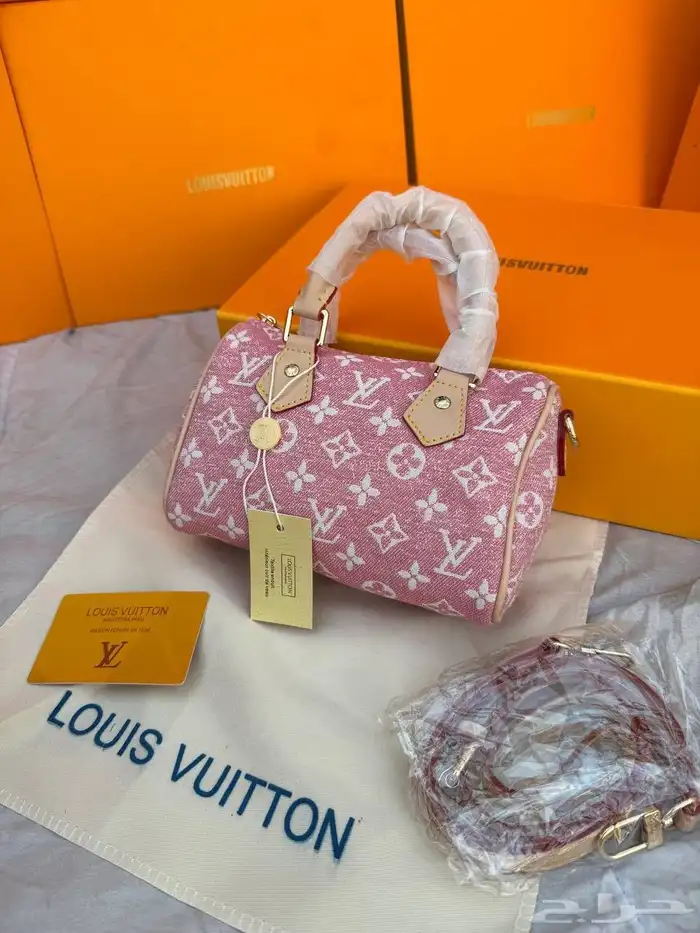 شنط ماركه طبق الاصل توصيل لجميع مناطق المملكه 0