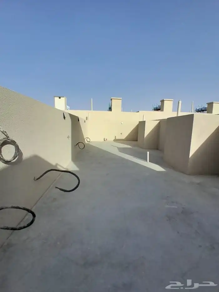 للبيع شقه دور ثاني مع سطح مستقل المصعد جاهز بسعر 550الف 18