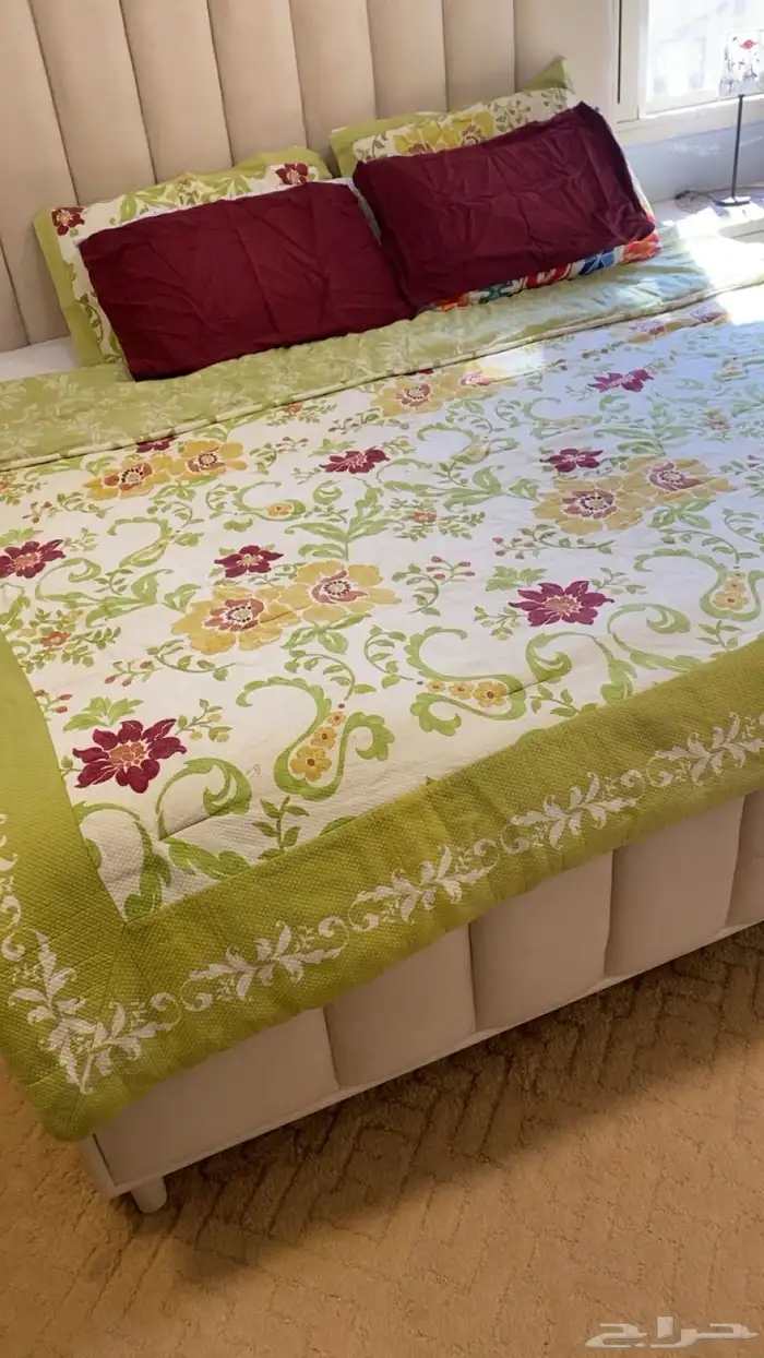 لحاف قطن او مفرش سرير نظيف 0