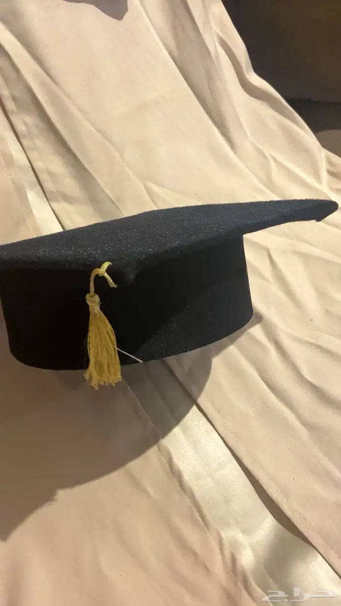 روب تخرج مع القبعه 1