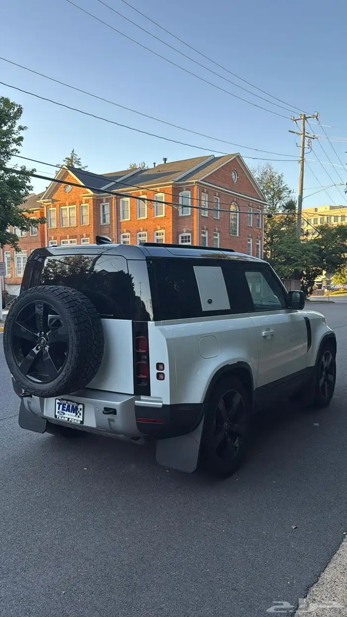 Land rover Defender 90 موديل 2023 V4 5