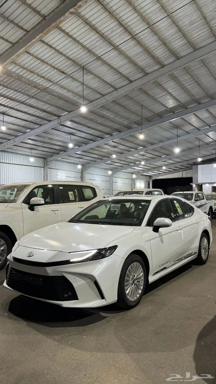 تويوتا كامري 2025 بنزين فئة LE فتحة سقف بصمة سعودي 119 شامل 2