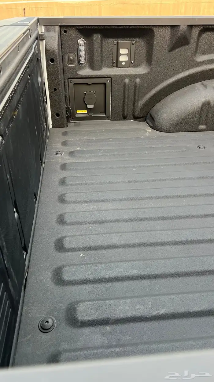 للبيع فورد أف F150 XLT جديد ممشى1250 كيلو فقط V8 أبيض 2025 24