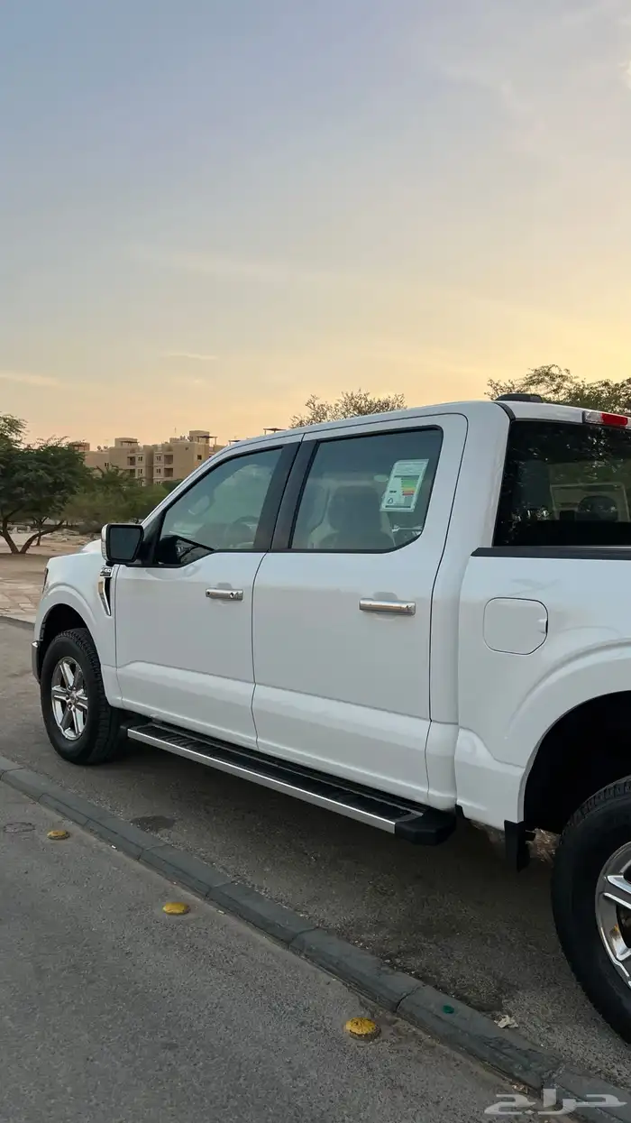 للبيع فورد أف F150 XLT جديد ممشى1250 كيلو فقط V8 أبيض 2025 9