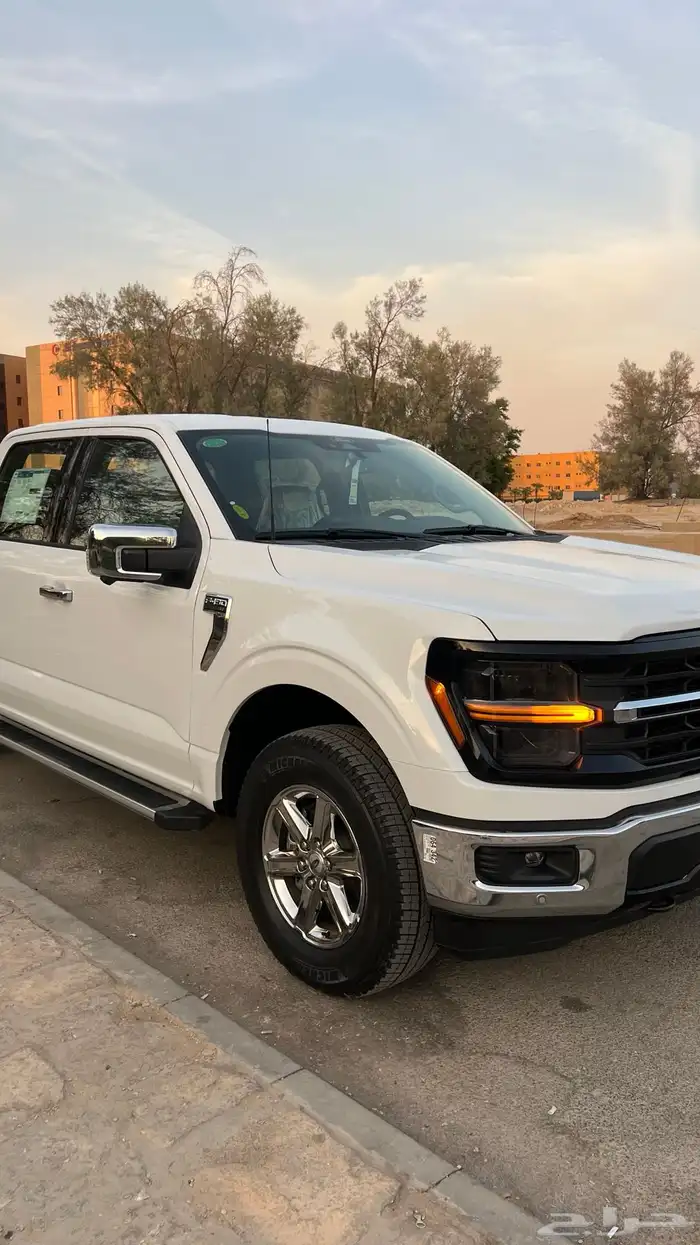 للبيع فورد أف F150 XLT جديد ممشى1250 كيلو فقط V8 أبيض 2025 1