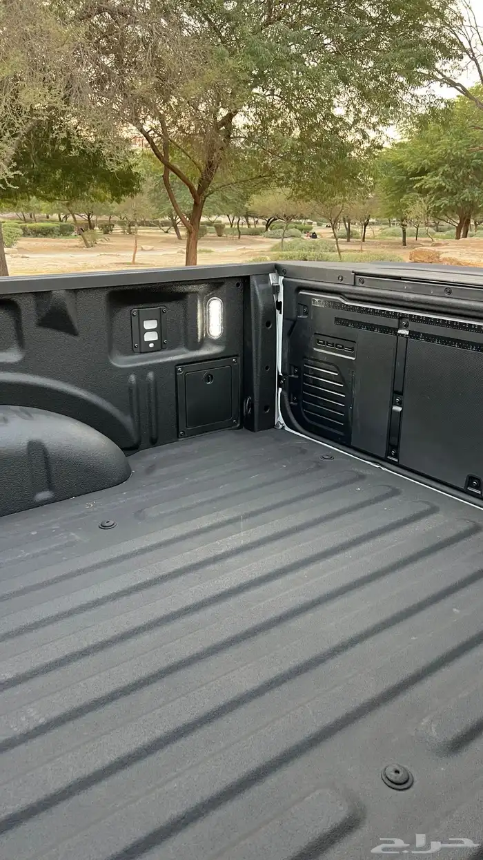 للبيع فورد أف F150 XLT جديد ممشى1250 كيلو فقط V8 أبيض 2025 23