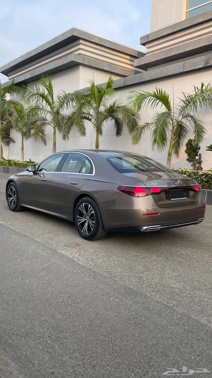 مرسيدس E200 2025 عداد 6 آلاف km ضمان الجفالي إلى 2027 4