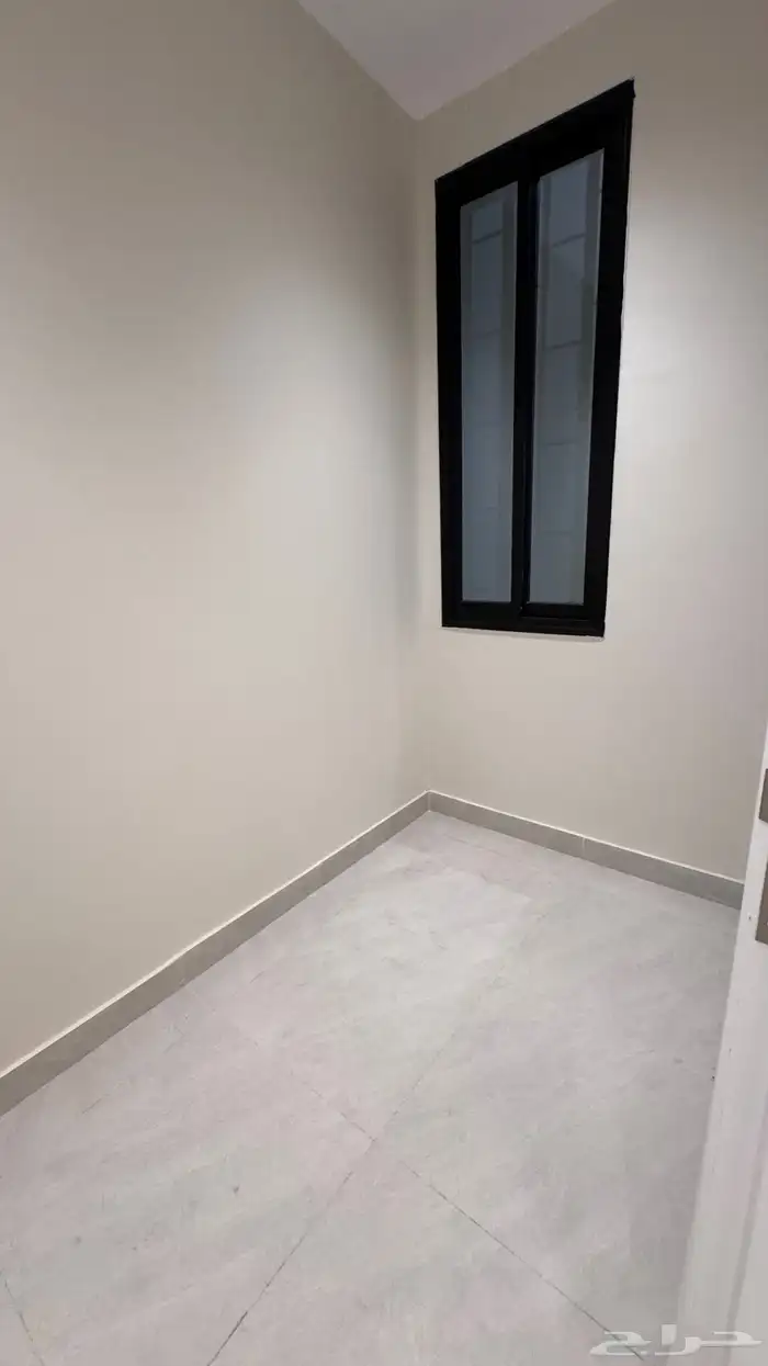 للبيع روف علوى مداخل مستقله من 600 الف حى الوسام 9