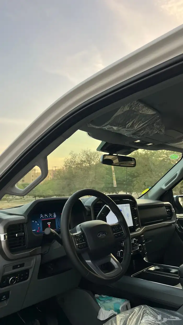 للبيع فورد أف F150 XLT جديد ممشى1250 كيلو فقط V8 أبيض 2025 15