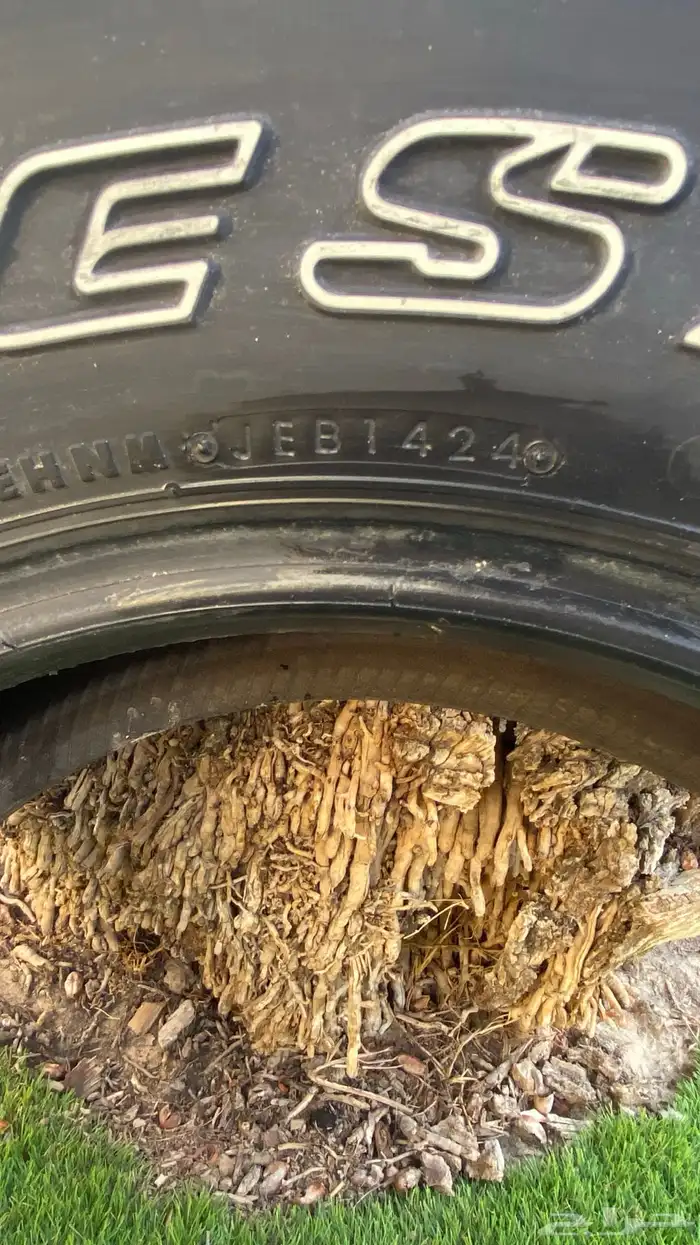 للبيع اربع كفرات برجستون مقاس 275 70R16 ب 900 4