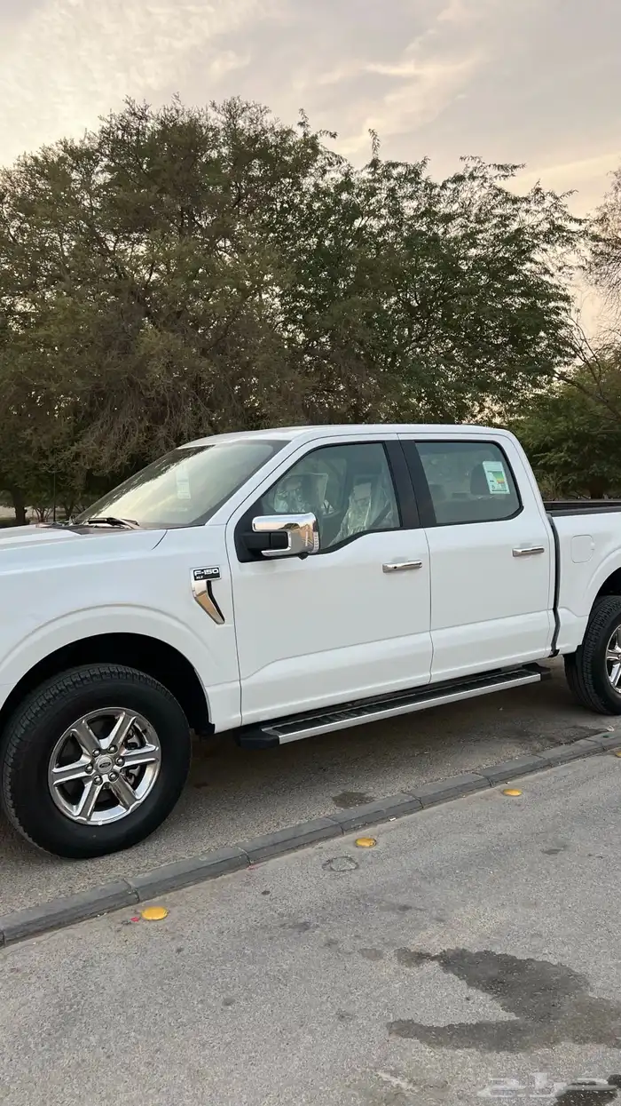 للبيع فورد أف F150 XLT جديد ممشى1250 كيلو فقط V8 أبيض 2025 7