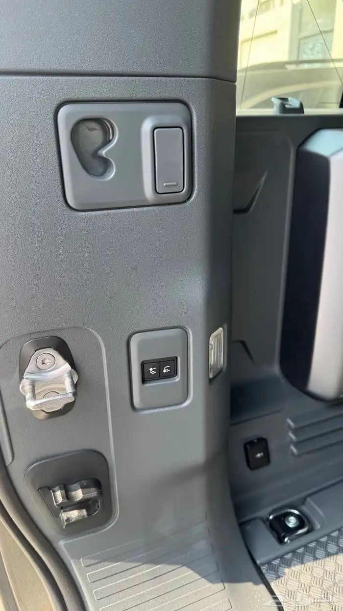 ديفندر 2022 10