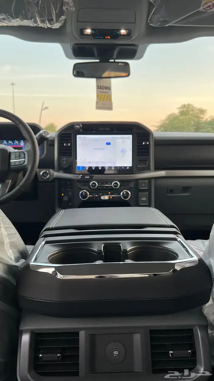 للبيع فورد أف F150 XLT جديد ممشى1250 كيلو فقط V8 أبيض 2025 13