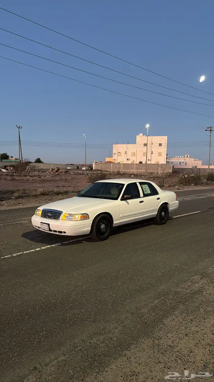 فورد بوليسي ممشى ميتين وثلاثين الف نضيف سليم من الحوادث 1