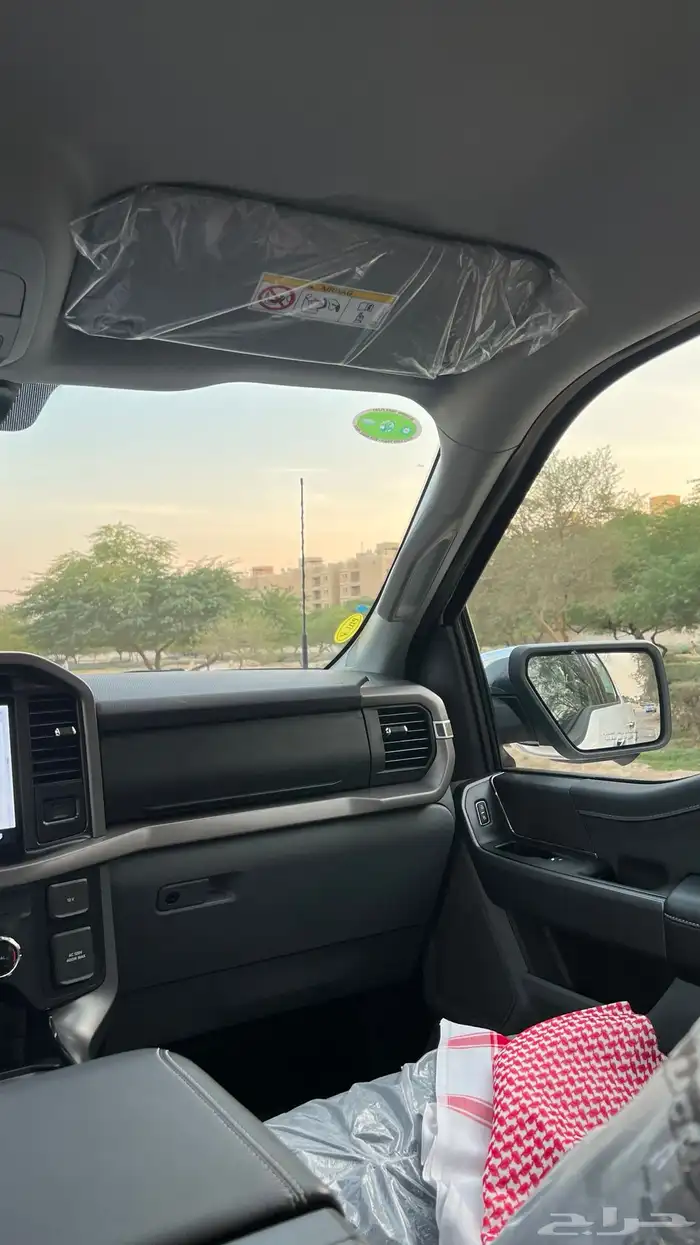 للبيع فورد أف F150 XLT جديد ممشى1250 كيلو فقط V8 أبيض 2025 17