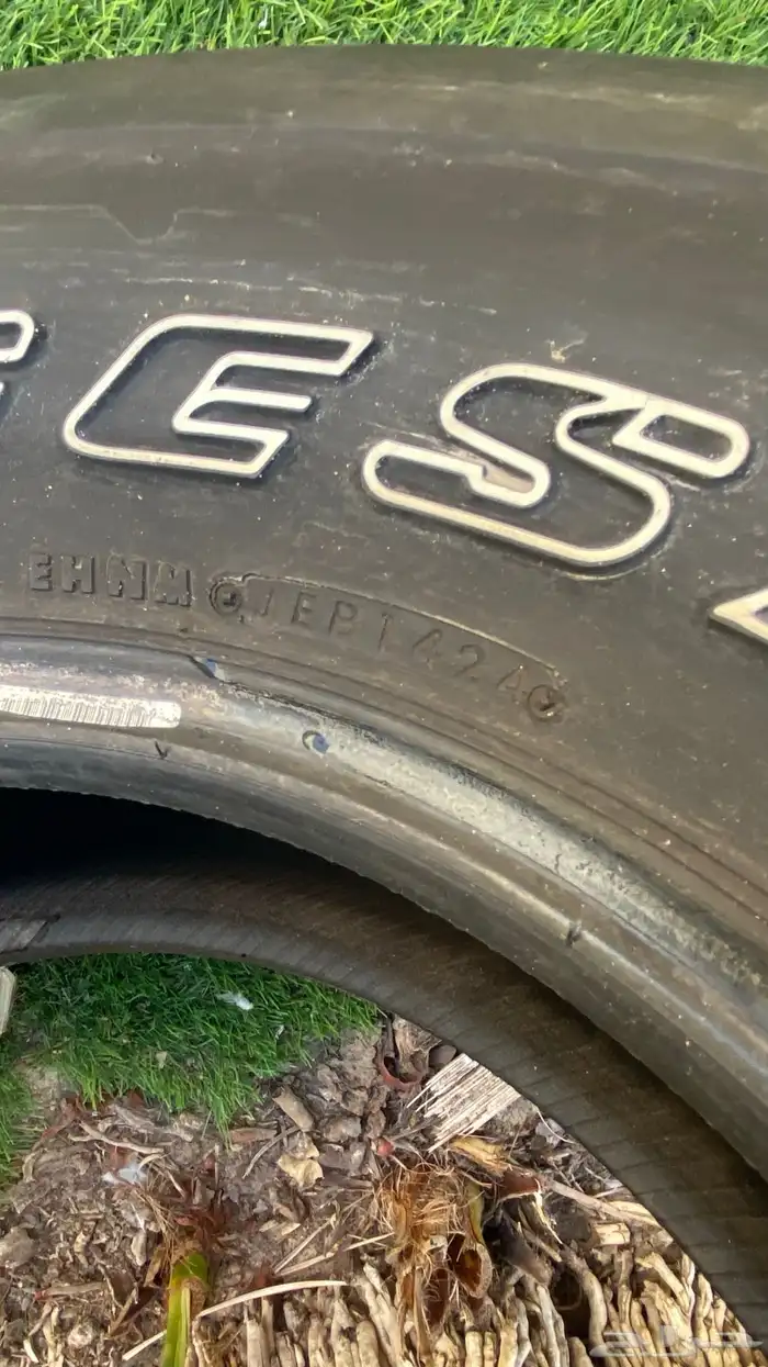 للبيع اربع كفرات برجستون مقاس 275 70R16 ب 900 7