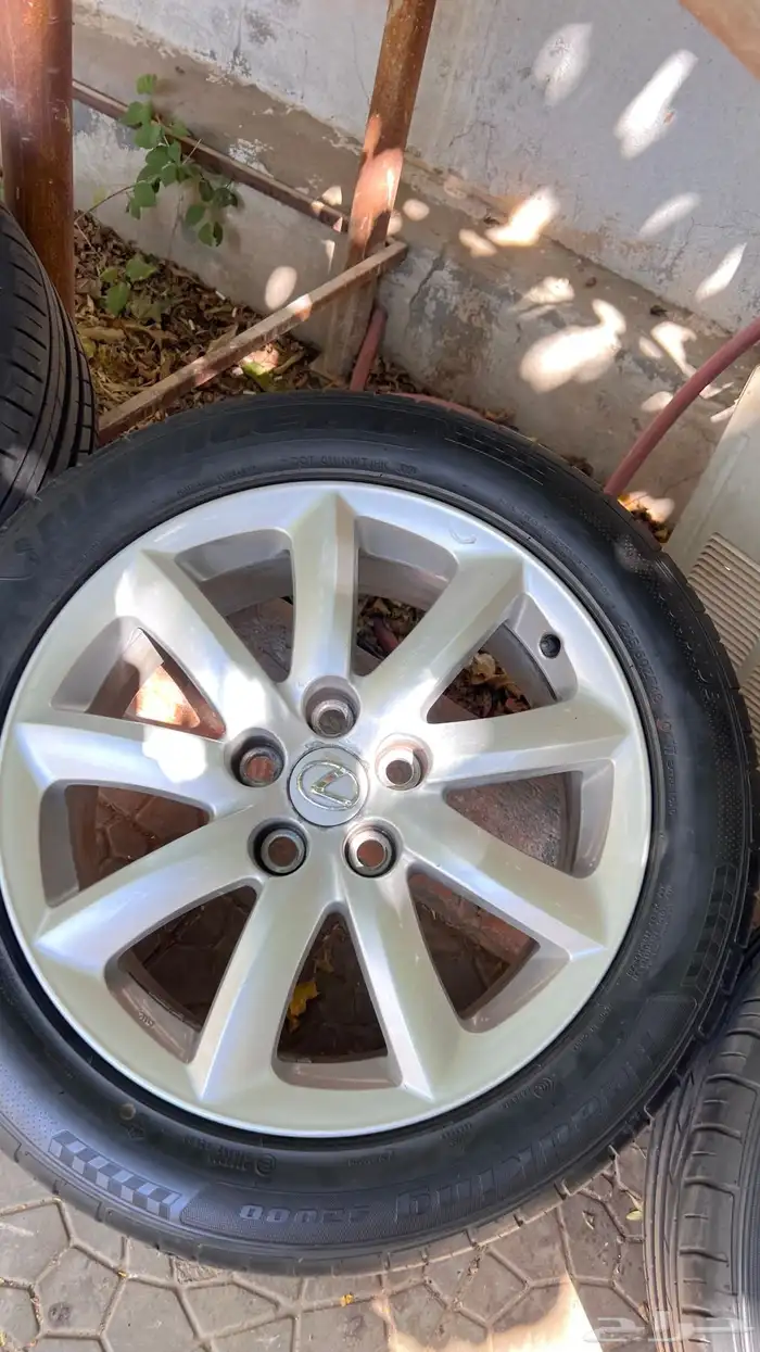 جنوط لكزس 460 بكفرات شبه جديده 3