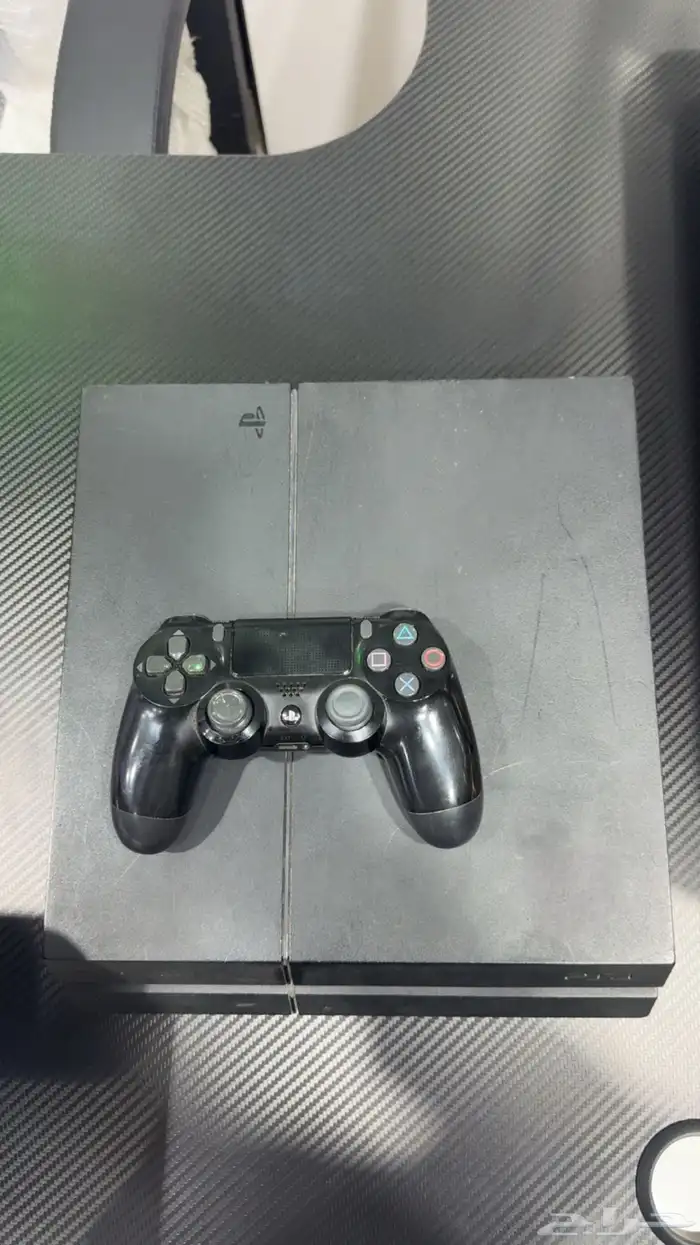 سوني فور مع اليد نظيف وجديد 1