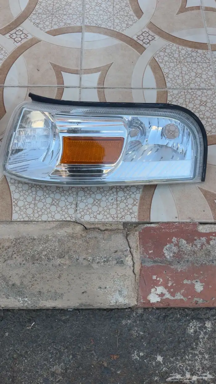 إسطب ركن فورد ماركيز 2008 1