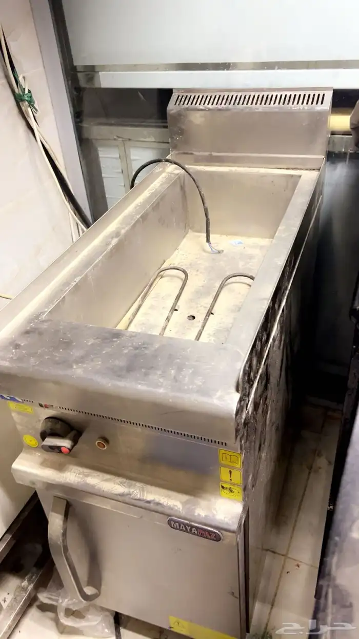 معدات وأغراض لمعمل حلويات 21