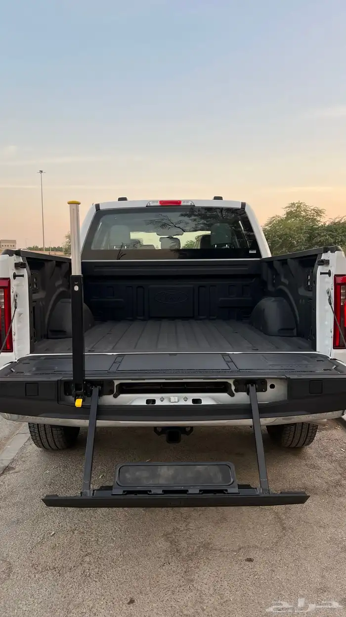 للبيع فورد أف F150 XLT جديد ممشى1250 كيلو فقط V8 أبيض 2025 25