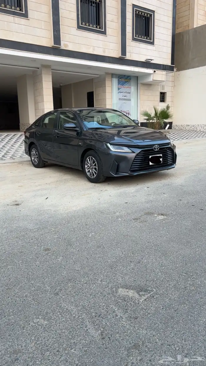 تويوتا يارس 2023 بحالة ممتازة وبسعر ممتاز 3