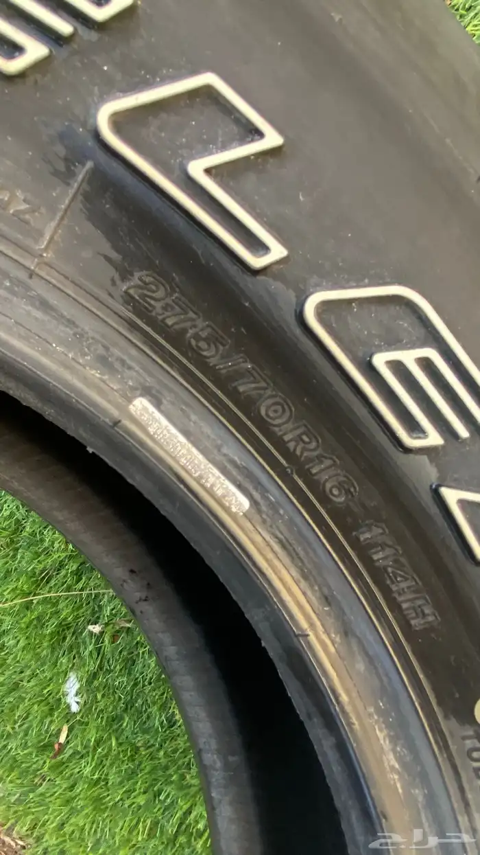 للبيع اربع كفرات برجستون مقاس 275 70R16 ب 900 12