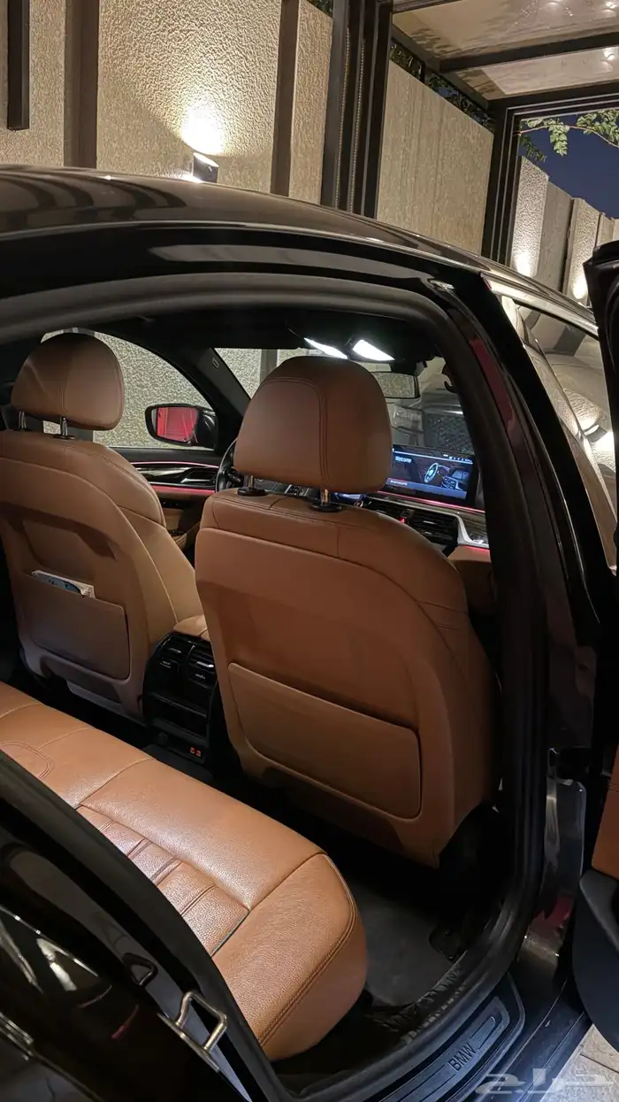 BMW 520i بي ام دبليو الفئة الخامسة 6