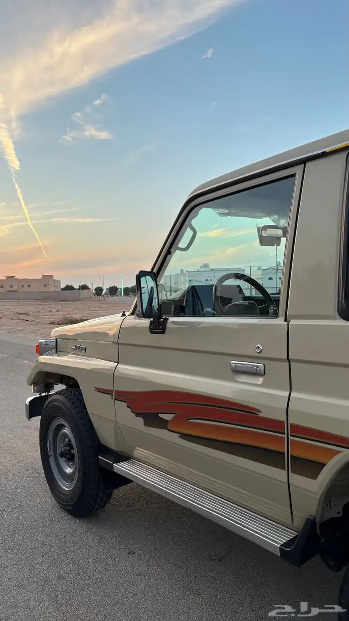 للبيع جيب ربع 2003 3